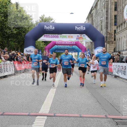 06.09.2026 - CURREX Alsterlauf Yannick Fuchs http://msf.ph/oto/10216043 06.09.2026 10:11:06 Ziel 2566, 2732, 3171, 3685, 3687, 3988, 4409, 5268, 5496, 5498, 5499, 5500, 5555, 5826, 5888, 5898, 8292 meine-sportfotos.de