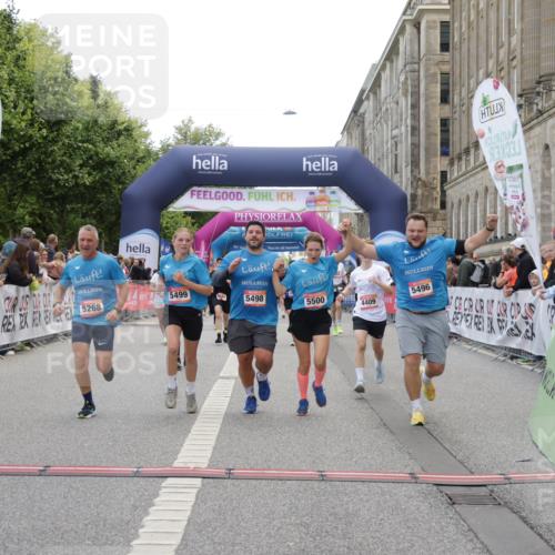 06.09.2026 - CURREX Alsterlauf Yannick Fuchs http://msf.ph/oto/10216239 06.09.2026 10:11:08 Ziel 2324, 2889, 2890, 3171, 3988, 4409, 5268, 5393, 5496, 5498, 5499, 5500, 5555, 5826, 5888, 8292 meine-sportfotos.de