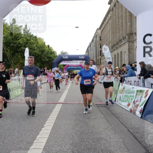 06.09.2026 - CURREX Alsterlauf Yannick Fuchs http://msf.ph/oto/10217261 06.09.2026 10:11:13 Ziel 2324, 2889, 2890, 2979, 4409, 5268, 5327, 5351, 5392, 5393, 5496, 5498, 5499, 5500, 5532, 5818, 6100 meine-sportfotos.de