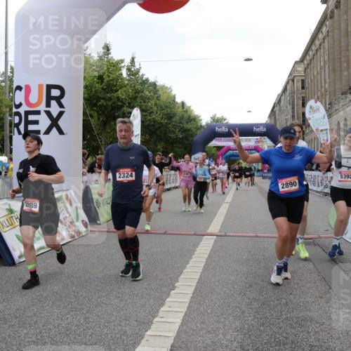 06.09.2026 - CURREX Alsterlauf Yannick Fuchs http://msf.ph/oto/10217307 06.09.2026 10:11:14 Ziel 2324, 2889, 2890, 2979, 2980, 4409, 4782, 4783, 5268, 5327, 5351, 5392, 5393, 5496, 5498, 5499, 5500, 5532, 5818, 6100, 6103 meine-sportfotos.de