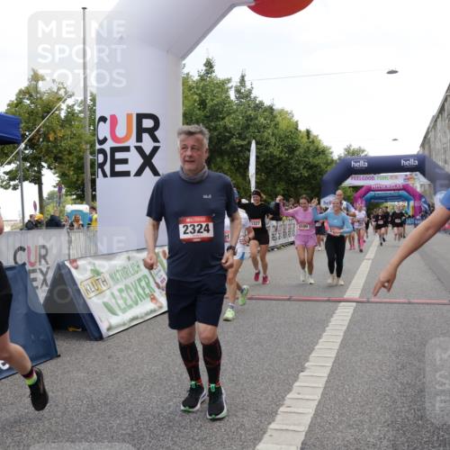 06.09.2026 - CURREX Alsterlauf Yannick Fuchs http://msf.ph/oto/10217427 06.09.2026 10:11:14 Ziel 2324, 2889, 2890, 2979, 2980, 4409, 4782, 4783, 5268, 5327, 5351, 5392, 5393, 5496, 5498, 5499, 5500, 5532, 5818, 6100, 6103 meine-sportfotos.de