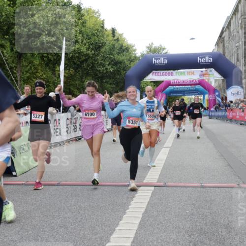 06.09.2026 - CURREX Alsterlauf Yannick Fuchs http://msf.ph/oto/10217452 06.09.2026 10:11:15 Ziel 2324, 2889, 2890, 2979, 2980, 4409, 4782, 4783, 5268, 5327, 5351, 5392, 5393, 5496, 5498, 5499, 5500, 5532, 5818, 6100, 6103 meine-sportfotos.de