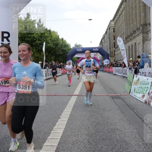 06.09.2026 - CURREX Alsterlauf Yannick Fuchs http://msf.ph/oto/10217837 06.09.2026 10:11:17 Ziel 2324, 2889, 2890, 2979, 2980, 4251, 4409, 4612, 4782, 4783, 5327, 5351, 5392, 5393, 5532, 5818, 6100, 6103, 6393, 6465 meine-sportfotos.de