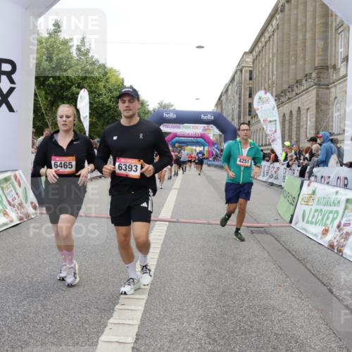 06.09.2026 - CURREX Alsterlauf Yannick Fuchs http://msf.ph/oto/10219022 06.09.2026 10:11:22 Ziel 2352, 2979, 2980, 4251, 4442, 4517, 4612, 4782, 4783, 5327, 5351, 5532, 5647, 6100, 6103, 6393, 6465 meine-sportfotos.de
