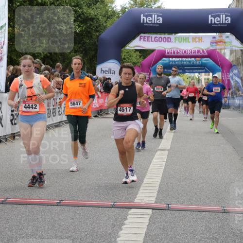 06.09.2026 - CURREX Alsterlauf Yannick Fuchs http://msf.ph/oto/10219446 06.09.2026 10:11:24 Ziel 2014, 2352, 2979, 2980, 3652, 4251, 4442, 4517, 4612, 4782, 4783, 5647, 6103, 6393, 6465 meine-sportfotos.de