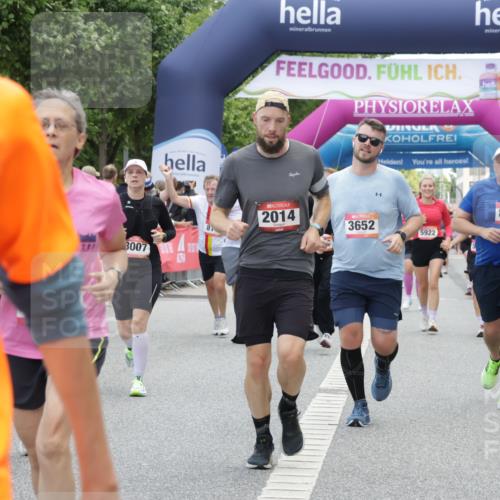 06.09.2026 - CURREX Alsterlauf Yannick Fuchs http://msf.ph/oto/10219936 06.09.2026 10:11:27 Ziel 2014, 2352, 2446, 3360, 3652, 4251, 4442, 4517, 4612, 5226, 5647, 6393, 6465, 8004, 8007, 8145, 8146 meine-sportfotos.de