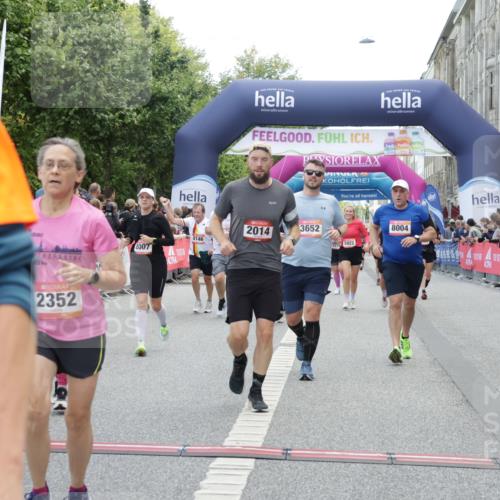 06.09.2026 - CURREX Alsterlauf Yannick Fuchs http://msf.ph/oto/10220035 06.09.2026 10:11:27 Ziel 2014, 2352, 2446, 3360, 3652, 4251, 4442, 4517, 4612, 5226, 5647, 6393, 6465, 8004, 8007, 8145, 8146 meine-sportfotos.de