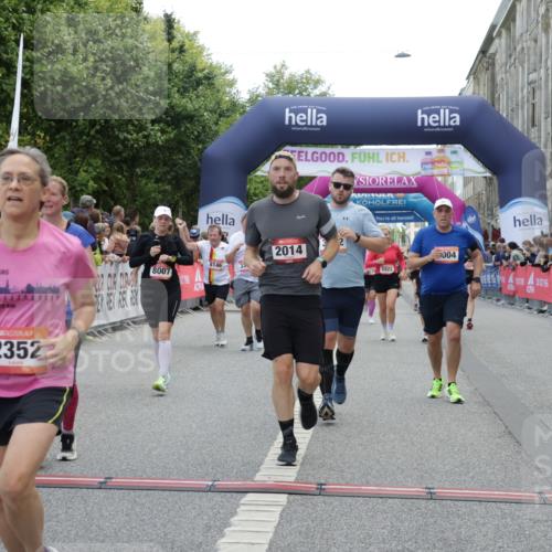 06.09.2026 - CURREX Alsterlauf Yannick Fuchs http://msf.ph/oto/10220132 06.09.2026 10:11:28 Ziel 2014, 2352, 2446, 3360, 3652, 4251, 4442, 4517, 4612, 5226, 5647, 5922, 5923, 6393, 6465, 6491, 8004, 8007, 8145, 8146 meine-sportfotos.de