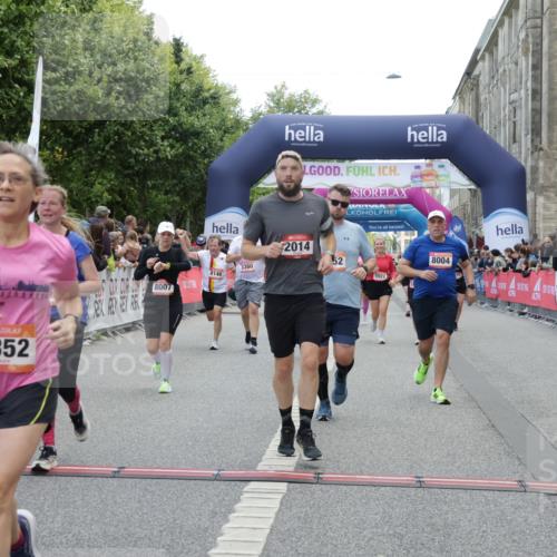 06.09.2026 - CURREX Alsterlauf Yannick Fuchs http://msf.ph/oto/10220174 06.09.2026 10:11:28 Ziel 2014, 2352, 2446, 3360, 3652, 4251, 4442, 4517, 4612, 5226, 5647, 5922, 5923, 6393, 6465, 6491, 8004, 8007, 8145, 8146 meine-sportfotos.de