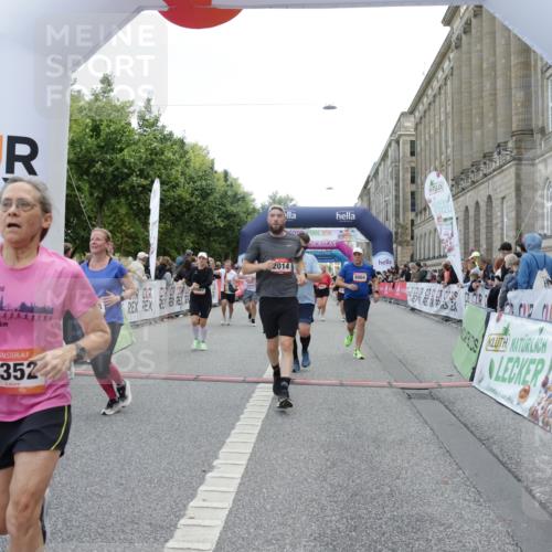 06.09.2026 - CURREX Alsterlauf Yannick Fuchs http://msf.ph/oto/10220362 06.09.2026 10:11:29 Ziel 2014, 2352, 2446, 3360, 3652, 4251, 4442, 4517, 5226, 5647, 5922, 5923, 6491, 8004, 8007, 8145, 8146 meine-sportfotos.de