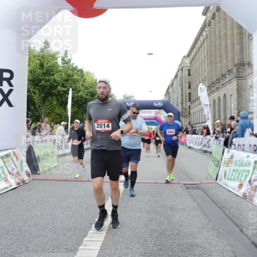 06.09.2026 - CURREX Alsterlauf Yannick Fuchs http://msf.ph/oto/10220522 06.09.2026 10:11:30 Ziel 2014, 2352, 2446, 3360, 3652, 4442, 4517, 5226, 5279, 5647, 5922, 5923, 6491, 8004, 8007, 8145, 8146 meine-sportfotos.de