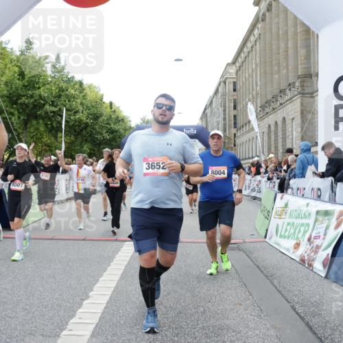06.09.2026 - CURREX Alsterlauf Yannick Fuchs http://msf.ph/oto/10220662 06.09.2026 10:11:31 Ziel 2014, 2352, 2446, 3284, 3285, 3360, 3652, 3922, 4442, 4517, 5226, 5279, 5647, 5922, 5923, 6491, 8004, 8007, 8145, 8146 meine-sportfotos.de