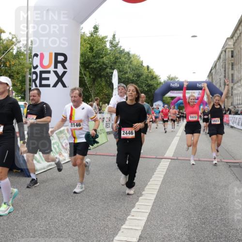 06.09.2026 - CURREX Alsterlauf Yannick Fuchs http://msf.ph/oto/10220883 06.09.2026 10:11:32 Ziel 2014, 2352, 2446, 3284, 3285, 3360, 3373, 3652, 3922, 4442, 4517, 5226, 5279, 5647, 5922, 5923, 6491, 8004, 8007, 8145, 8146 meine-sportfotos.de