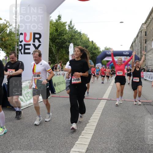 06.09.2026 - CURREX Alsterlauf Yannick Fuchs http://msf.ph/oto/10220923 06.09.2026 10:11:32 Ziel 2014, 2352, 2446, 3284, 3285, 3360, 3373, 3652, 3922, 4442, 4517, 5226, 5279, 5647, 5922, 5923, 6491, 8004, 8007, 8145, 8146 meine-sportfotos.de