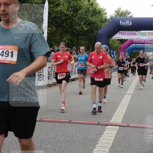 06.09.2026 - CURREX Alsterlauf Yannick Fuchs http://msf.ph/oto/10221303 06.09.2026 10:11:35 Ziel 2014, 2356, 2446, 3284, 3285, 3360, 3373, 3652, 3922, 4188, 4189, 5226, 5279, 5451, 5458, 5922, 5923, 6491, 8004, 8007, 8145, 8146 meine-sportfotos.de