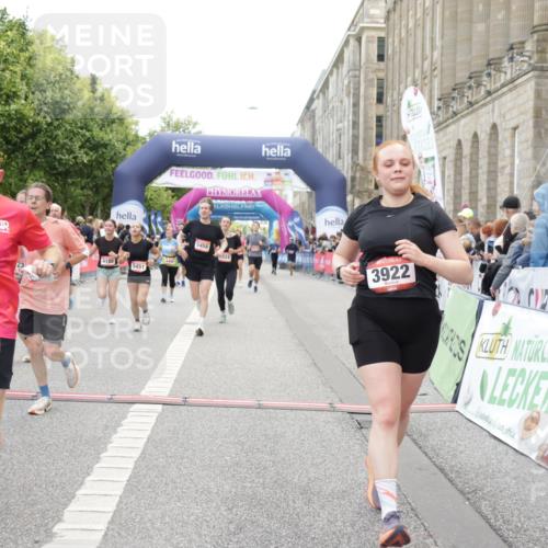 06.09.2026 - CURREX Alsterlauf Yannick Fuchs http://msf.ph/oto/10221581 06.09.2026 10:11:37 Ziel 2356, 2446, 3284, 3285, 3360, 3373, 3922, 4188, 4189, 5226, 5279, 5451, 5458, 5922, 5923, 6446, 6491, 8004, 8007, 8145, 8146 meine-sportfotos.de