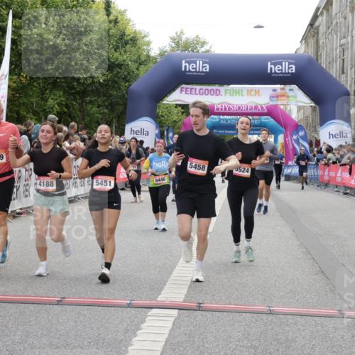 06.09.2026 - CURREX Alsterlauf Yannick Fuchs http://msf.ph/oto/10221787 06.09.2026 10:11:38 Ziel 2356, 2446, 3060, 3284, 3285, 3360, 3373, 3922, 4188, 4189, 5226, 5279, 5451, 5458, 5922, 5923, 6019, 6446, 6491, 8145, 8146 meine-sportfotos.de