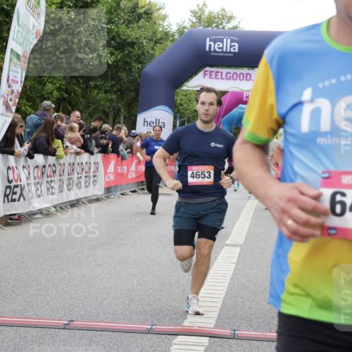 06.09.2026 - CURREX Alsterlauf Yannick Fuchs http://msf.ph/oto/10223029 06.09.2026 10:11:54 Ziel 2110, 2192, 2701, 3198, 3662, 3663, 3776, 4276, 4653, 5197, 5292, 6467, 8165, 8166 meine-sportfotos.de