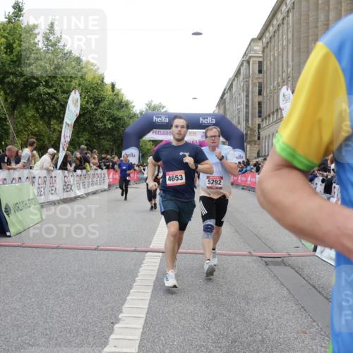06.09.2026 - CURREX Alsterlauf Yannick Fuchs http://msf.ph/oto/10223034 06.09.2026 10:11:55 Ziel 2110, 2192, 2701, 3198, 3662, 3663, 3776, 3777, 4276, 4653, 4787, 4790, 5197, 5292, 6467, 8165, 8166 meine-sportfotos.de