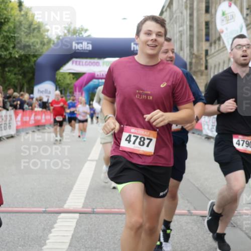 06.09.2026 - CURREX Alsterlauf Yannick Fuchs http://msf.ph/oto/10223058 06.09.2026 10:12:01 Ziel 3198, 3761, 3776, 3777, 4223, 4653, 4787, 4790, 4946, 5292 meine-sportfotos.de