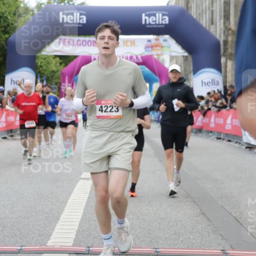 06.09.2026 - CURREX Alsterlauf Yannick Fuchs http://msf.ph/oto/10223062 06.09.2026 10:12:02 Ziel 3198, 3557, 3761, 3776, 3777, 4223, 4653, 4787, 4790, 4946, 4957, 4958, 5292 meine-sportfotos.de