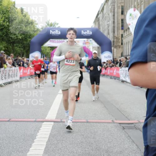 06.09.2026 - CURREX Alsterlauf Yannick Fuchs http://msf.ph/oto/10223063 06.09.2026 10:12:02 Ziel 3198, 3557, 3761, 3776, 3777, 4223, 4653, 4787, 4790, 4946, 4957, 4958, 5292 meine-sportfotos.de