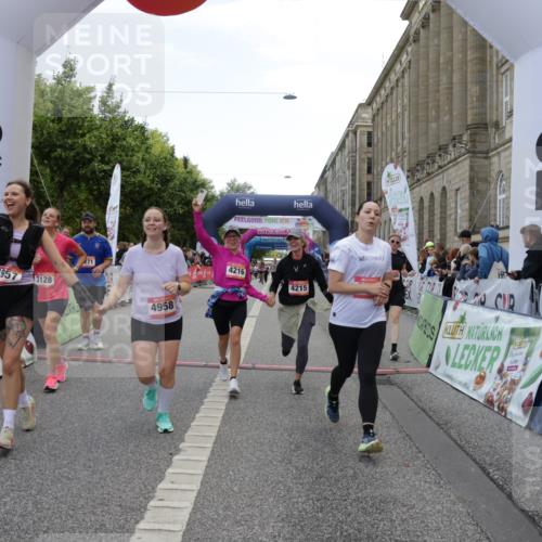 06.09.2026 - CURREX Alsterlauf Yannick Fuchs http://msf.ph/oto/10223104 06.09.2026 10:12:08 Ziel 3108, 3128, 3557, 3601, 3761, 4215, 4216, 4223, 4946, 4957, 4958, 6271 meine-sportfotos.de