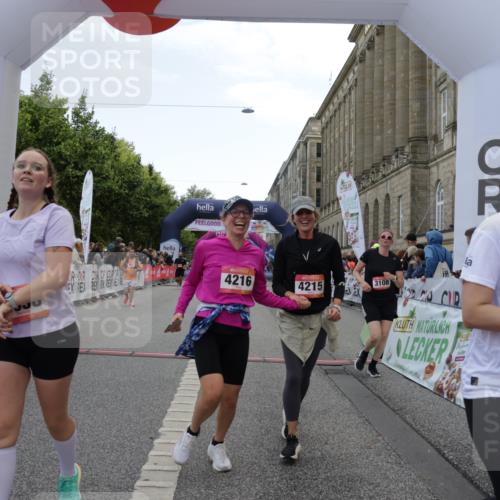 06.09.2026 - CURREX Alsterlauf Yannick Fuchs http://msf.ph/oto/10223156 06.09.2026 10:12:09 Ziel 3108, 3128, 3557, 3601, 3761, 4215, 4216, 4223, 4946, 4957, 4958, 6271 meine-sportfotos.de