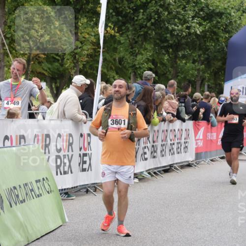 06.09.2026 - CURREX Alsterlauf Yannick Fuchs http://msf.ph/oto/10223220 06.09.2026 10:12:12 Ziel 3108, 3128, 3557, 3601, 4063, 4215, 4216, 4946, 4957, 4958, 6271 meine-sportfotos.de