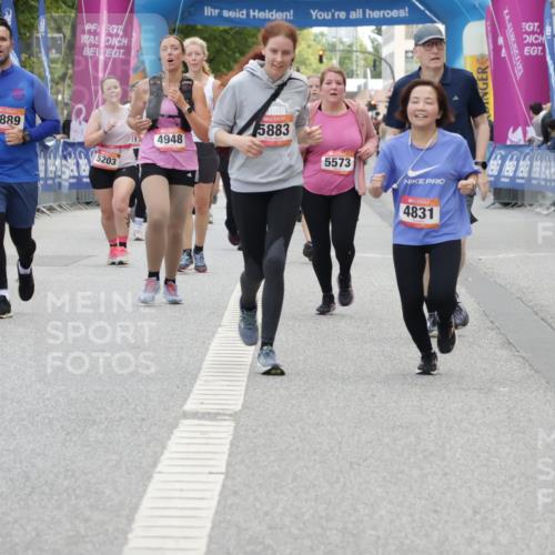 06.09.2026 - CURREX Alsterlauf Yannick Fuchs http://msf.ph/oto/10223283 06.09.2026 10:12:16 Ziel 3108, 3111, 3601, 4063, 4831, 5883, 6271 meine-sportfotos.de