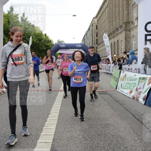 06.09.2026 - CURREX Alsterlauf Yannick Fuchs http://msf.ph/oto/10223456 06.09.2026 10:12:22 Ziel 3048, 3111, 3112, 4063, 4831, 4948, 5203, 5573, 5883, 5889, 6266 meine-sportfotos.de