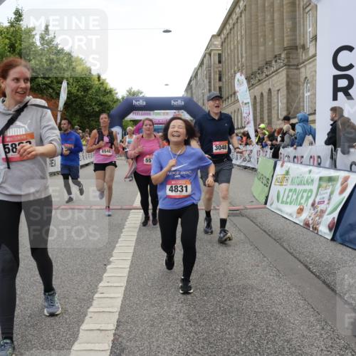 06.09.2026 - CURREX Alsterlauf Yannick Fuchs http://msf.ph/oto/10224985 06.09.2026 10:12:22 Ziel 3048, 3111, 3112, 4063, 4831, 4948, 5203, 5573, 5883, 5889, 6266 meine-sportfotos.de