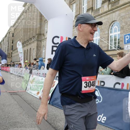 06.09.2026 - CURREX Alsterlauf Yannick Fuchs http://msf.ph/oto/10224992 06.09.2026 10:12:24 Ziel 3048, 3111, 3112, 3173, 4063, 4810, 4831, 4948, 5203, 5220, 5573, 5883, 5889, 6266 meine-sportfotos.de