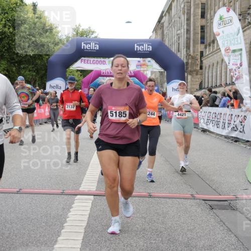 06.09.2026 - CURREX Alsterlauf Yannick Fuchs http://msf.ph/oto/10225020 06.09.2026 10:12:31 Ziel 2132, 2205, 3112, 3173, 3244, 3245, 4421, 4810, 4975, 4976, 5185, 5203, 5220, 5285, 6094, 6266 meine-sportfotos.de