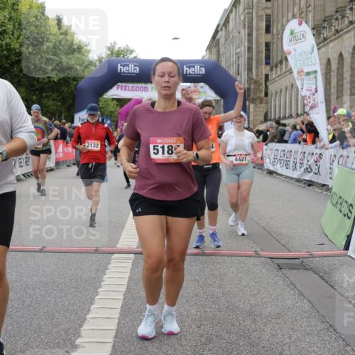 06.09.2026 - CURREX Alsterlauf Yannick Fuchs http://msf.ph/oto/10225023 06.09.2026 10:12:31 Ziel 2132, 2205, 3112, 3173, 3244, 3245, 4421, 4810, 4975, 4976, 5185, 5203, 5220, 5285, 6094, 6266 meine-sportfotos.de