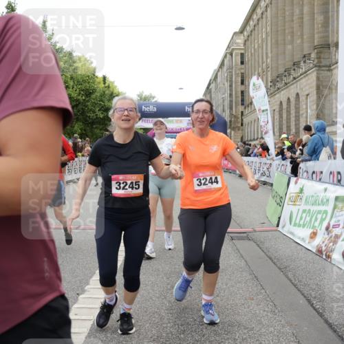 06.09.2026 - CURREX Alsterlauf Yannick Fuchs http://msf.ph/oto/10225025 06.09.2026 10:12:33 Ziel 2132, 2205, 3173, 3244, 3245, 3616, 3710, 4421, 4810, 4975, 4976, 5185, 5220, 5285, 6094, 6237, 6266 meine-sportfotos.de