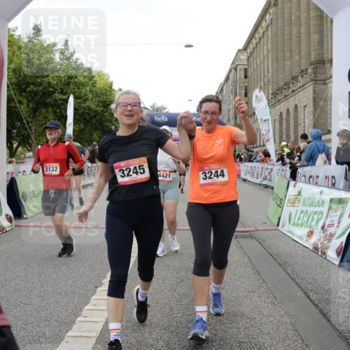 06.09.2026 - CURREX Alsterlauf Yannick Fuchs http://msf.ph/oto/10225026 06.09.2026 10:12:33 Ziel 2132, 2205, 3173, 3244, 3245, 3616, 3710, 4421, 4810, 4975, 4976, 5185, 5220, 5285, 6094, 6237, 6266 meine-sportfotos.de
