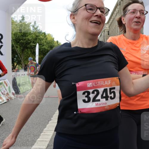 06.09.2026 - CURREX Alsterlauf Yannick Fuchs http://msf.ph/oto/10225031 06.09.2026 10:12:34 Ziel 2132, 2205, 3173, 3244, 3245, 3616, 3710, 4421, 4810, 4975, 4976, 5185, 5220, 5285, 6094, 6237, 8227 meine-sportfotos.de