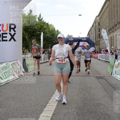 06.09.2026 - CURREX Alsterlauf Yannick Fuchs http://msf.ph/oto/10225032 06.09.2026 10:12:34 Ziel 2132, 2205, 3173, 3244, 3245, 3616, 3710, 4421, 4810, 4975, 4976, 5185, 5220, 5285, 6094, 6237, 8227 meine-sportfotos.de