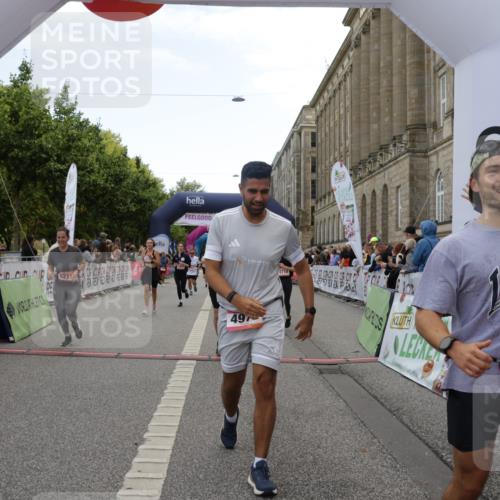 06.09.2026 - CURREX Alsterlauf Yannick Fuchs http://msf.ph/oto/10225041 06.09.2026 10:12:36 Ziel 2132, 2205, 2750, 3162, 3173, 3244, 3245, 3616, 3710, 4302, 4421, 4810, 4975, 4976, 5185, 5285, 6094, 6237, 8227 meine-sportfotos.de