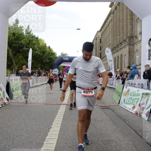06.09.2026 - CURREX Alsterlauf Yannick Fuchs http://msf.ph/oto/10225043 06.09.2026 10:12:37 Ziel 2132, 2205, 2750, 3162, 3244, 3245, 3616, 3710, 4302, 4421, 4975, 4976, 5185, 5285, 5369, 6094, 6237, 8227 meine-sportfotos.de