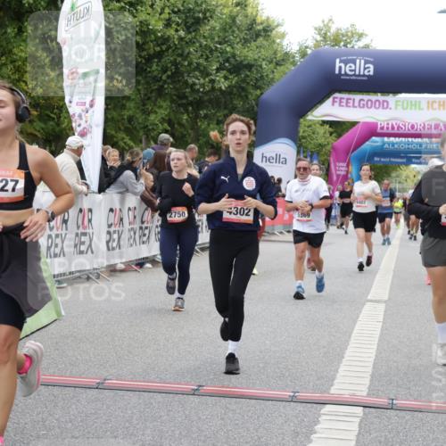 06.09.2026 - CURREX Alsterlauf Yannick Fuchs http://msf.ph/oto/10225049 06.09.2026 10:12:39 Ziel 2132, 2205, 2219, 2750, 3139, 3162, 3244, 3245, 3616, 3710, 4302, 4421, 4482, 4975, 4976, 5369, 5809, 6094, 6237, 8227 meine-sportfotos.de