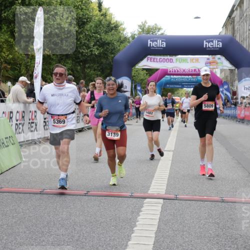06.09.2026 - CURREX Alsterlauf Yannick Fuchs http://msf.ph/oto/10225063 06.09.2026 10:12:42 Ziel 2205, 2219, 2750, 3139, 3162, 3616, 3710, 4302, 4482, 4825, 4975, 4976, 5369, 5809, 6237, 8227 meine-sportfotos.de