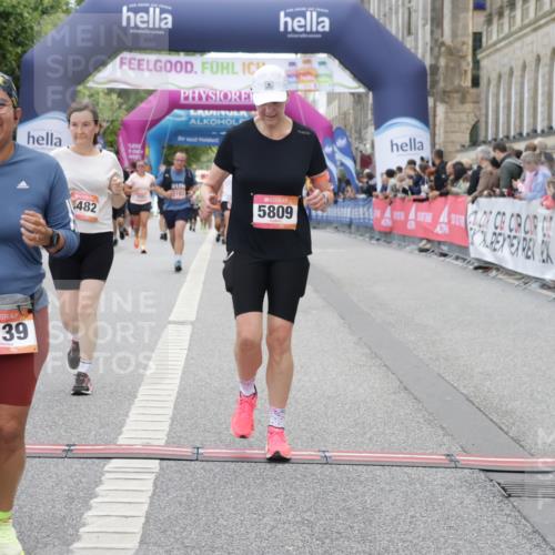 06.09.2026 - CURREX Alsterlauf Yannick Fuchs http://msf.ph/oto/10225067 06.09.2026 10:12:43 Ziel 2219, 2750, 3139, 3162, 3616, 3710, 4302, 4482, 4825, 5369, 5809, 6237, 8227 meine-sportfotos.de