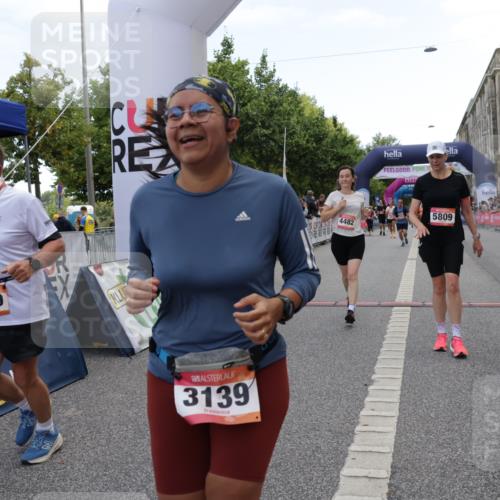 06.09.2026 - CURREX Alsterlauf Yannick Fuchs http://msf.ph/oto/10225073 06.09.2026 10:12:44 Ziel 2219, 2750, 2942, 3139, 3162, 3616, 3710, 4302, 4482, 4825, 5369, 5809, 6237, 8227 meine-sportfotos.de