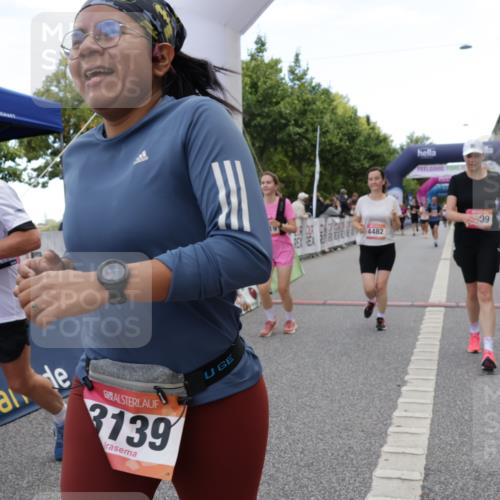 06.09.2026 - CURREX Alsterlauf Yannick Fuchs http://msf.ph/oto/10225074 06.09.2026 10:12:44 Ziel 2219, 2750, 2942, 3139, 3162, 3616, 3710, 4302, 4482, 4825, 5369, 5809, 6237, 8227 meine-sportfotos.de