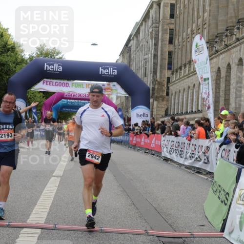 06.09.2026 - CURREX Alsterlauf Yannick Fuchs http://msf.ph/oto/10225094 06.09.2026 10:12:49 Ziel 2193, 2219, 2678, 2942, 3139, 4482, 4825, 5009, 5010, 5369, 5809, 8091 meine-sportfotos.de
