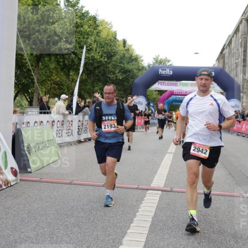 06.09.2026 - CURREX Alsterlauf Yannick Fuchs http://msf.ph/oto/10225099 06.09.2026 10:12:50 Ziel 2193, 2219, 2678, 2942, 3139, 4482, 4825, 5009, 5010, 5809, 8091 meine-sportfotos.de
