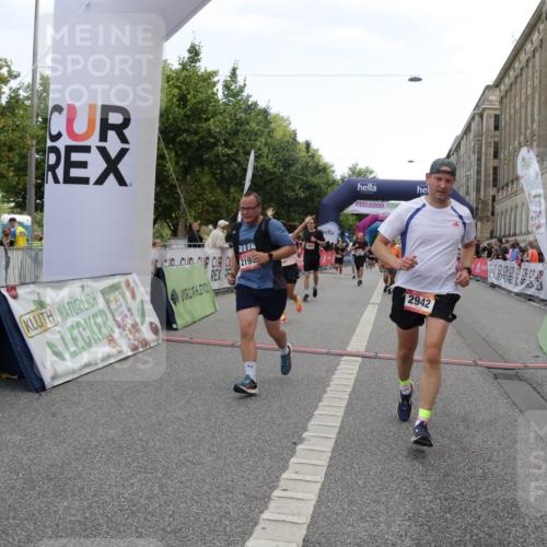 06.09.2026 - CURREX Alsterlauf Yannick Fuchs http://msf.ph/oto/10225101 06.09.2026 10:12:50 Ziel 2193, 2219, 2678, 2942, 3139, 4482, 4825, 5009, 5010, 5809, 8091 meine-sportfotos.de