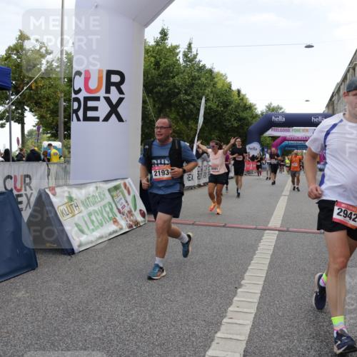 06.09.2026 - CURREX Alsterlauf Yannick Fuchs http://msf.ph/oto/10225102 06.09.2026 10:12:50 Ziel 2193, 2219, 2678, 2942, 3139, 4482, 4825, 5009, 5010, 5809, 8091 meine-sportfotos.de